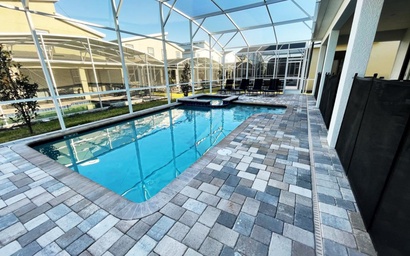 Luxury 7 Bedroom 5 bath pool Home 208