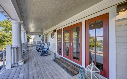 Beacon Point Inn-Main House 4