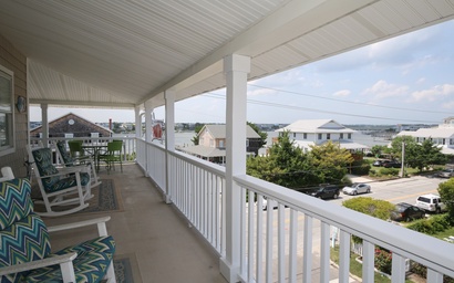 Kick-N-Back Upper Main