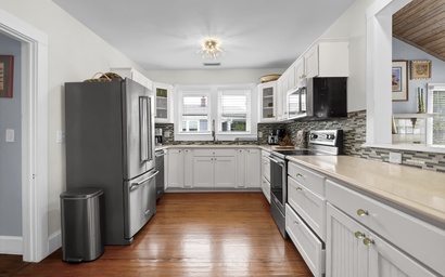 Water View Cottage 8