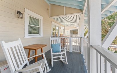 Marsh Harbour Inn-Ship Watch 7