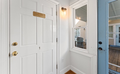 Marsh Harbour Inn-Royal Palm Suite 8