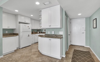 Station One - 6J Beach Haven 7