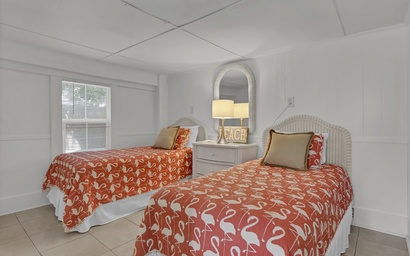 Southern Exposure Beachfront Cottage 6