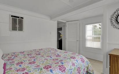 Southern Exposure Beachfront Cottage 5