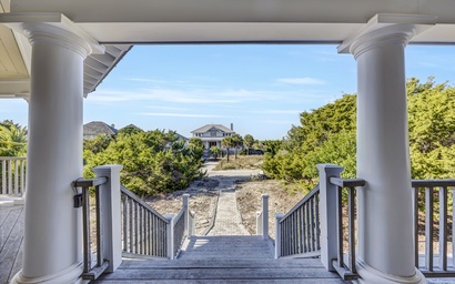 Beacon Point Inn-Main House 3