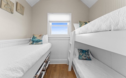Marsh Harbour Inn-Pinnacle Suite 9