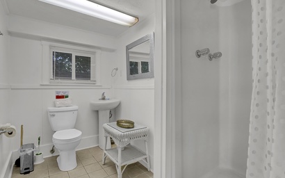 Southern Exposure Beachfront Cottage 9