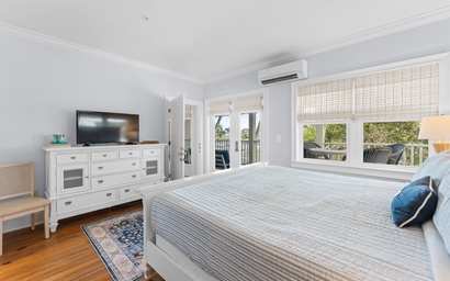 Marsh Harbour Inn-Cape Fear Suite 5