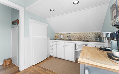 Marsh Harbour Inn-Pinnacle Suite 6