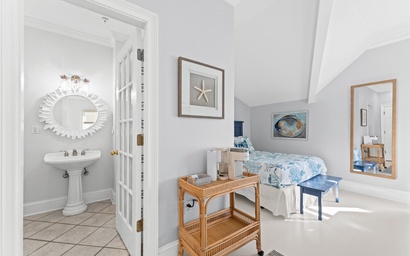 Marsh Harbour Inn-Savannah Retreat 8 3