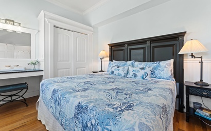 Marsh Harbour Inn-Captains Quarters 6