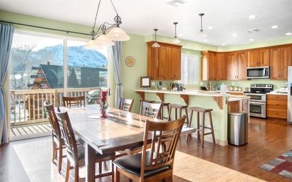 Hudson Hideaway 6