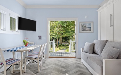 Union Pier Summer House - Herringbone Suite #5