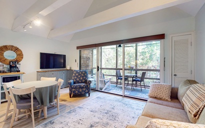 Featured Property 3575 Seascape Villa Woodland View