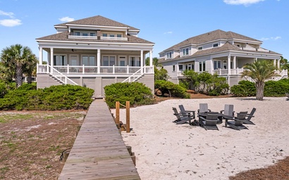 3804 Dolphin Point