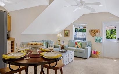 Suzy's Parrot Perch 9