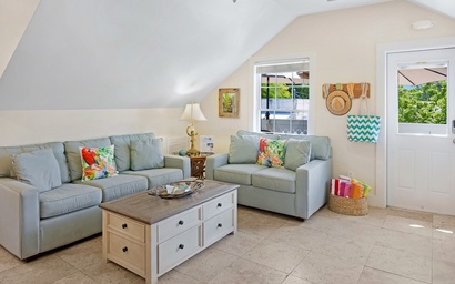 Suzy's Parrot Perch 3