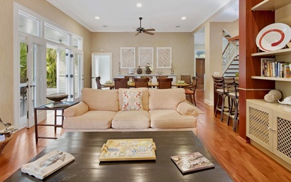 The Royal Compound 9