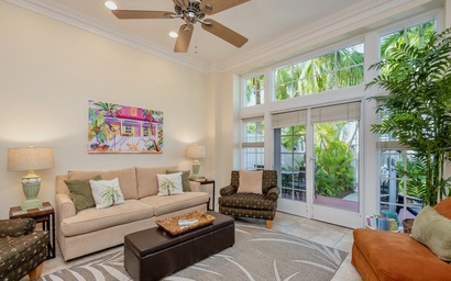 Southernmost Palms 4