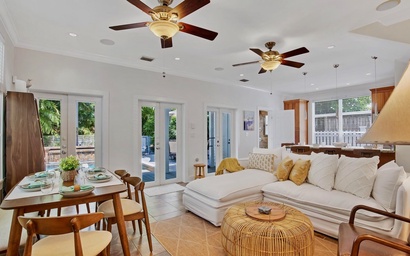 The Gilded Pineapple 8