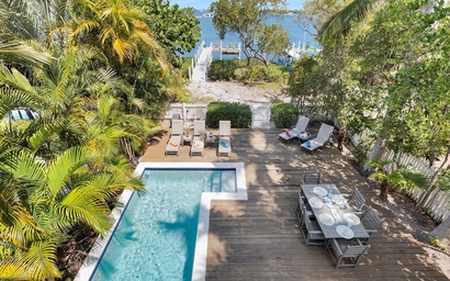 Featured Property Waterfront Whispers
