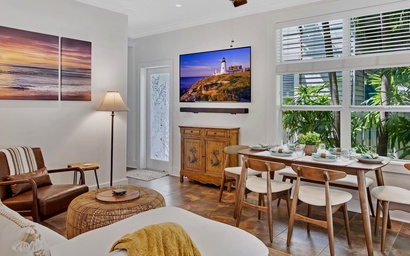 The Gilded Pineapple 2