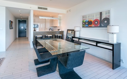 W South Beach 828 3B 4