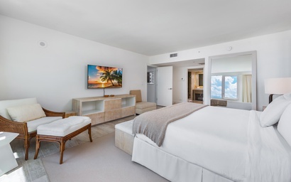 1 Hotel & Homes 1040 5