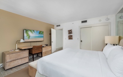 1 Hotel & Homes 1408 2