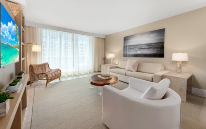 1 Hotel & Homes 1408 6