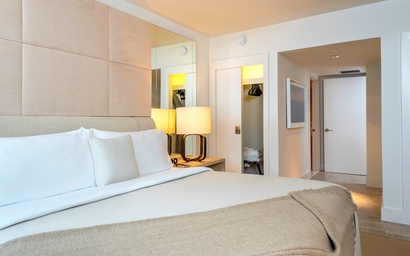 1 Hotel & Homes 1106 5