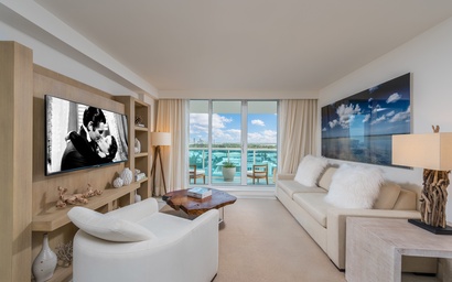 1 Hotel & Homes 1445 5