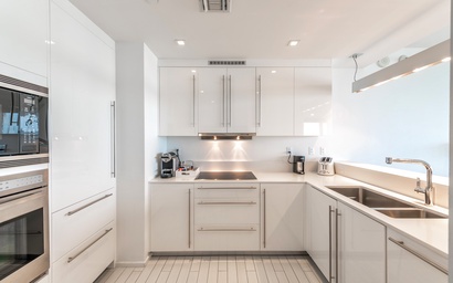 W South Beach 828 3B 5