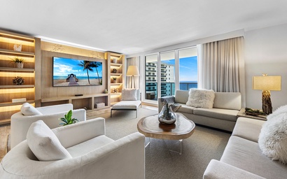 1 Hotel & Homes 1222