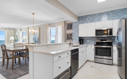 Windemere 908 Pool Side Cabana A Included! 10