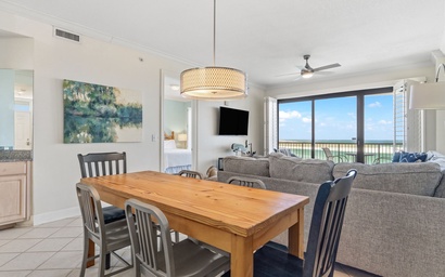 Grand Pointe 702 7