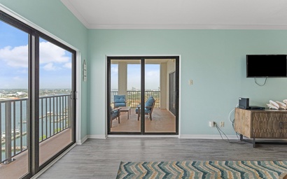 Shipwatch Riverside E1005* 7