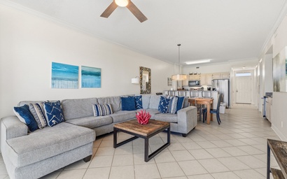 Grand Pointe 702 5