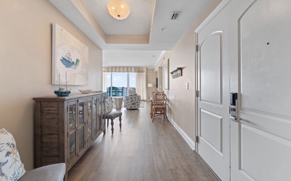 Indigo East 901 + Den w/Cabana ! 7