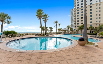 Indigo East 901 + Den w/Cabana ! 4