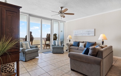 Colonnades 302 3