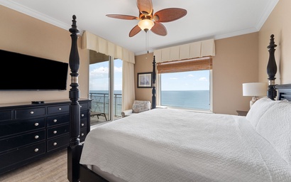 Indigo East 901 + Den w/Cabana ! 3