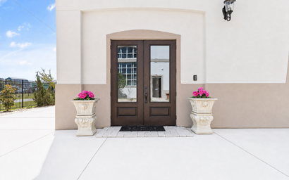 Bella Villa Waterfront Suite 6