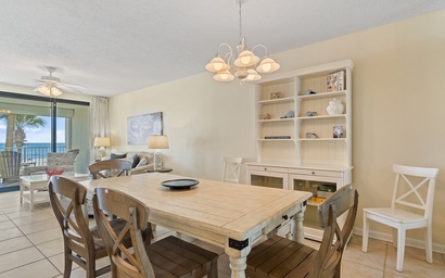 Pelican Pointe 202 7