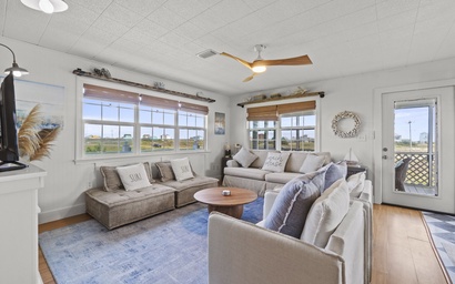 Latitude Adjustment Beach House 8