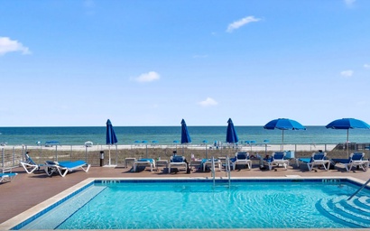 Sandy Feet Retreat at Lost Key Villas 2