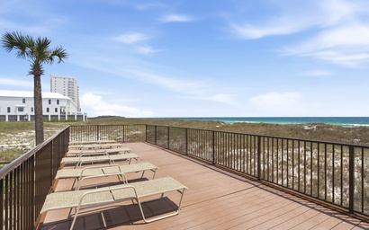 Ocean Breeze West 705 5