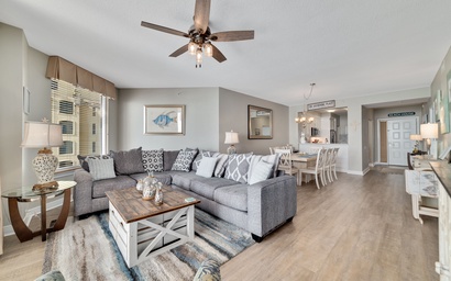 Beach Colony East 15C-Penthouse 5