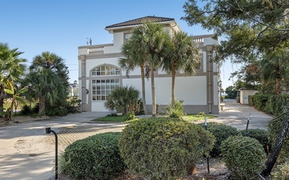 Bella Villa Guest Suite 8